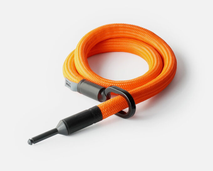 tex–lock mate in elkaar gewikkeld in acid orange met sluitbout door metalen oogje