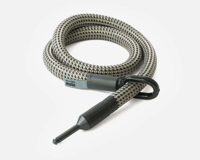 tex–lock mate in electric grey, in elkaar gewikkeld met sluitbout door metalen oogje