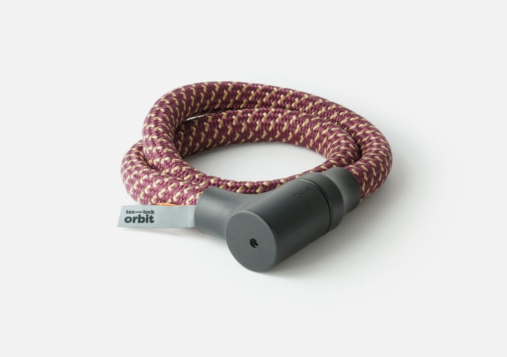 tex–lock orbit in chateau red, in elkaar gewikkeld en verzegeld